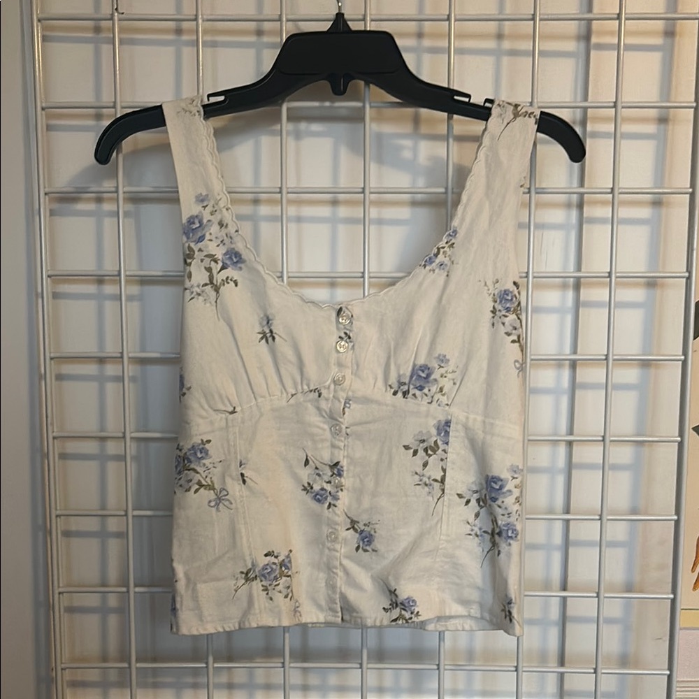White and blue floral linen blend button up top